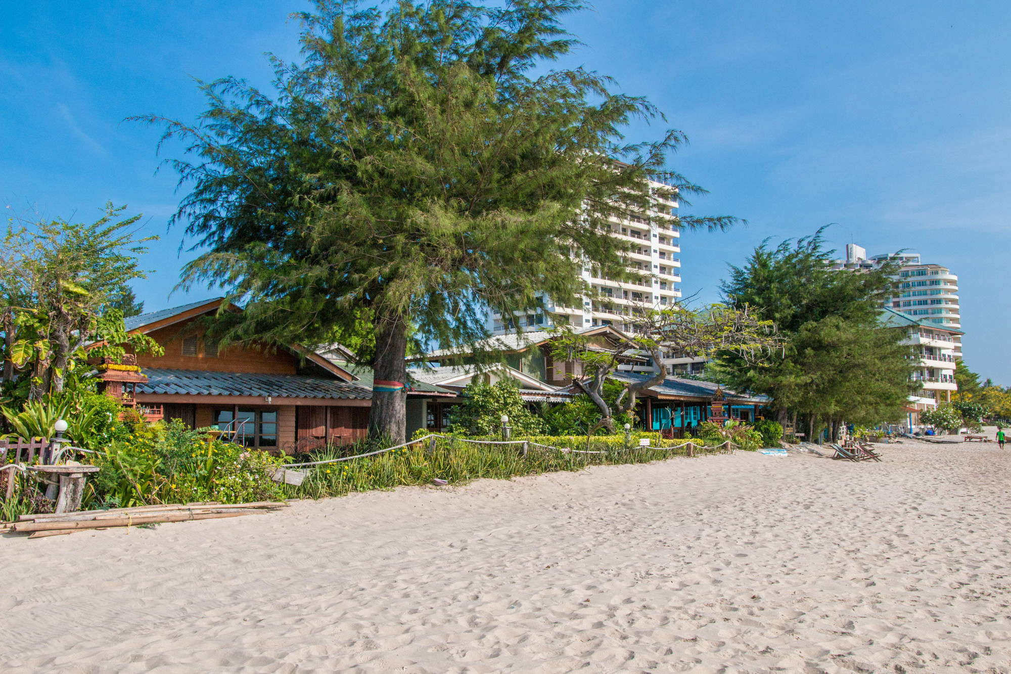 Cha-Am Little Shop & Resort Exterior photo